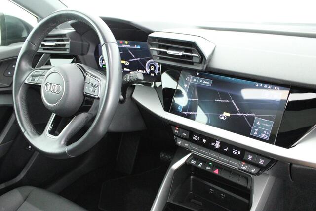 Audi A3 SPORTBACK 40 TFSI e Business edition S-Line 204 pk Panoramadak Camera LED Stoelverwarming
