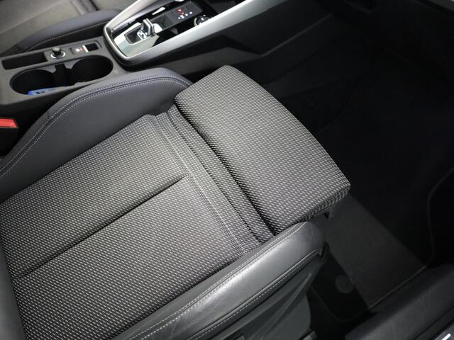 Audi A3 SPORTBACK 45 TFSI e S edition 245 pk S-tronic | Navigatie | Parkeersensoren (Park assist) | Adaptieve cruise control | Matrix LED koplampen | S-Line |