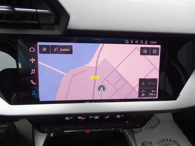Audi A3 SPORTBACK 30 TFSI Business edition ACHTERUITRIJCAMERA | ADAPTIEVE CRUISECONTROL | NAVIGATIE | PARKEERSENSOREN ACHTER | KEYLESS START/ENTRY | LED KOPLAMPEN DAGRIJVERLICHTING | DAB RADIO | LEDER/ALCANTARAAUTOMAAT|FULL LED KOPLMAPEN| LED ACHTER LICHTEN| NAVIGATIE| STO