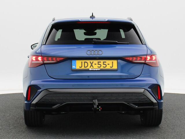 Audi A3 SPORTBACK 40 TFSI e 204 Pk Automaat S-Line | LED | Camera | Carplay | Stoel Verwarming | Navigatiesysteem | Sensoren | Elektrische Stoelen | 18 Inch | 9.557 Km!!