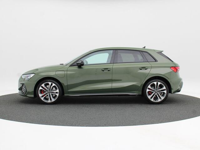 Audi A3 SPORTBACK 45 TFSi e 272 Pk S-Line Competition | Sonos | Carplay | Camera | Adaptive Cruise | Full LED | Sensoren | 18 Inch | 3.872 Km!!