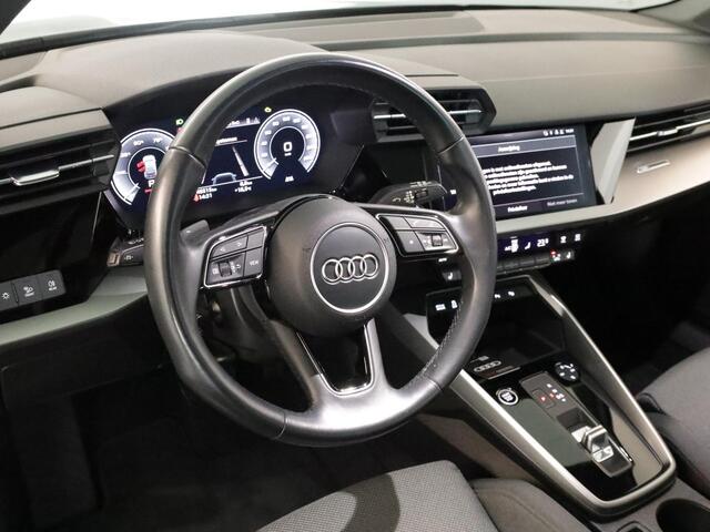 Audi A3 SPORTBACK 40 TFSI e Advanced edition 204 pk S-tronic | Navigatie | Panoramadak | Parkeersensoren (Park assist) | Achteruitrijcamera | Stoelverwarming | S-Line exterieur |