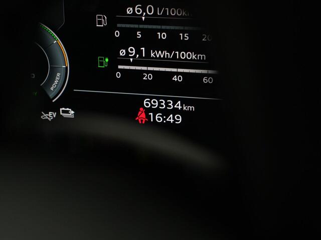 Audi A3 SPORTBACK 40 TFSI e 204 pk S-tronic S edition / S-Line | Rood gestikt | Leder/alcantara | Navigatie | Achteruitrijcamera