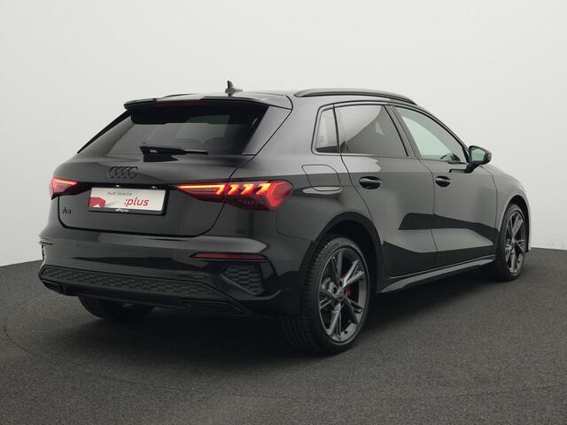 Audi A3 SPORTBACK 45 TFSI e 245 pk S-tronic S edition Competition | LED koplampen | Trekhaak | Stoelverwarming | Sportstoelen | Standkachel | Remklauwen rood | 18 inch