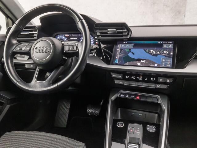 Audi A3 SPORTBACK 40 TFSI e Sport 204Pk Automaat (SCHUIFDAK, APPLE CARPLAY, GROOT NAVI, SPORTSTOELEN, PARKEERSENSOREN, ZWART HEMEL, DRIVE SELECT, CRUISE, NIEUWE APK, NIEUWSTAAT)