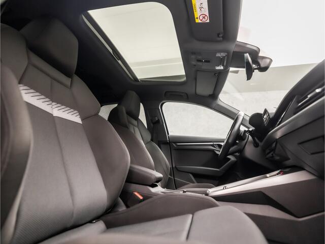 Audi A3 SPORTBACK 40 TFSI e Sport 204Pk Automaat (SCHUIFDAK, APPLE CARPLAY, GROOT NAVI, SPORTSTOELEN, PARKEERSENSOREN, ZWART HEMEL, DRIVE SELECT, CRUISE, NIEUWE APK, NIEUWSTAAT)