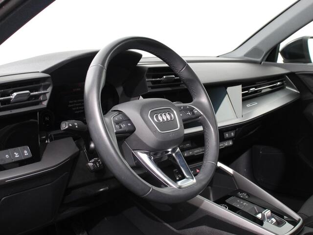Audi A3 SPORTBACK 40 TFSI e PHEV 204pk Advanced S Tronic | Panorama dak | Climate control | Adaptive cruise control | LED | Parkeersensoren | Keyless | Navigatie | Verwarmde voorstoelen | Apple Carplay/ Android Auto