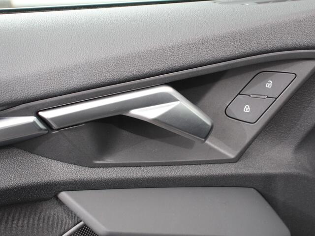 Audi A3 SPORTBACK 40 TFSI e PHEV 204pk Advanced S Tronic | Panorama dak | Climate control | Adaptive cruise control | LED | Parkeersensoren | Keyless | Navigatie | Verwarmde voorstoelen | Apple Carplay/ Android Auto