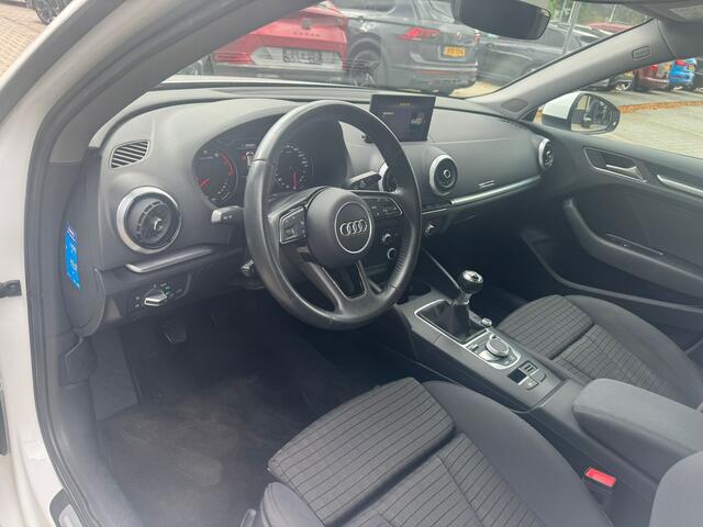 Audi A3 SPORTBACK 30 TFSI Sport Lease Edition trekhaak, navi, cruise, pdc