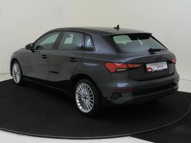 Audi A3 SPORTBACK 40 TFSI e Edition | S-line interieur | Navigatie Plus | CarPlay | 'Drive select' | Cruise control | Parkeersensoren achter | Virtual cockpit |