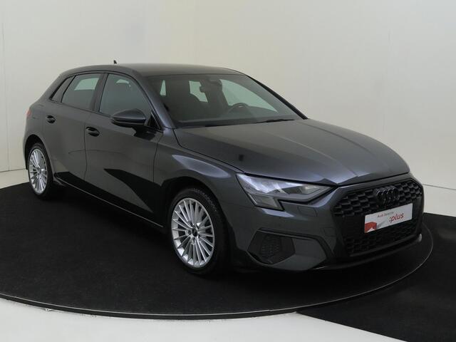 Audi A3 SPORTBACK 40 TFSI e Edition | S-line interieur | Navigatie Plus | CarPlay | 'Drive select' | Cruise control | Parkeersensoren achter | Virtual cockpit |