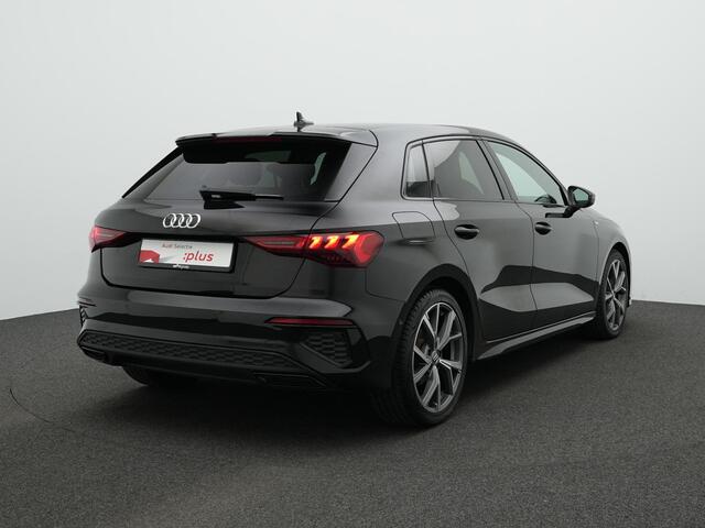 Audi A3 SPORTBACK 35 TFSI 150 pk S-tronic S edition | Matrix LED | Navigatie | Parkeersensoren voor/achter