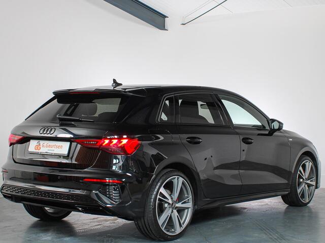 Audi A3 SPORTBACK 35 TFSI S-Line, Matrix, Cruise Control, Navigatie, Stoelverwarming, Black Optik,
