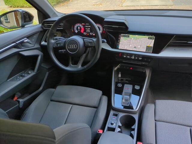 Audi A3 SPORTBACK 30 TFSI Business edition S-Tronic Navigatie / Parkeersensoren / LED verlichting / Airco-Clima / 17"LM velgen