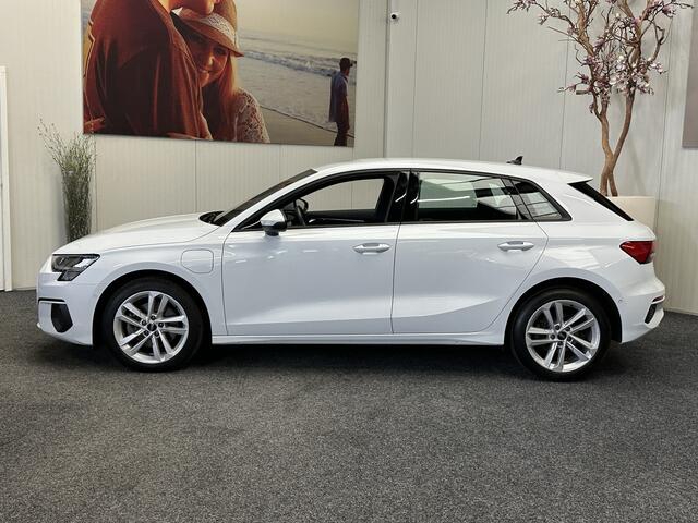 Audi A3 SPORTBACK 40 TFSI e EDITION PHEV NAVIGATIE CRUISE CONTROL CLIMATE CONTROL BLUETOOTH TELEFOON APPLE CARPLAY/ANDROID RIJSTROOKSENSOREN KEYLESS GO PDC ZEER MOOI !! 3010