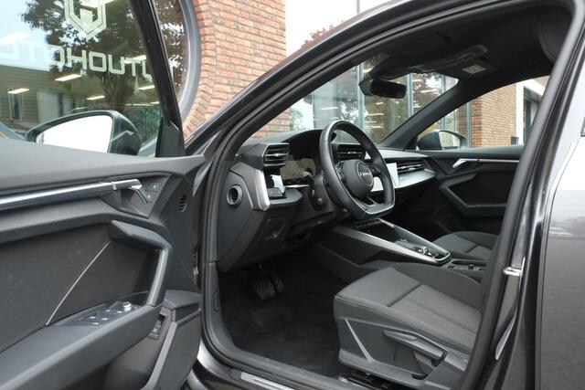 Audi A3 SPORTBACK 40 TFSI e S-LINE Achteruitrijcamera, Navigatie, Carplay