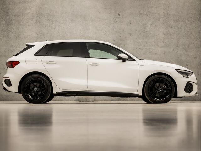 Audi A3 SPORTBACK 30 TFSI S-Line Sport Automaat (2X S-LINE, APPLE CARPLAY, GROOT NAVI, LEDER, STOELVERWARMING, SPORTSTOELEN, GETINT GLAS, ADAPTIVE CRUISE, KEYLESS, NIEUWSTAAT)