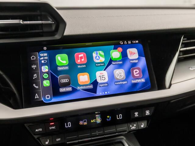 Audi A3 SPORTBACK 30 TFSI S-Line Sport Automaat (2X S-LINE, APPLE CARPLAY, GROOT NAVI, LEDER, STOELVERWARMING, SPORTSTOELEN, GETINT GLAS, ADAPTIVE CRUISE, KEYLESS, NIEUWSTAAT)