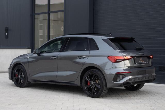 Audi A3 SPORTBACK 45 TFSI e S edition Competition Pano Parkeerhulp S line Carplay