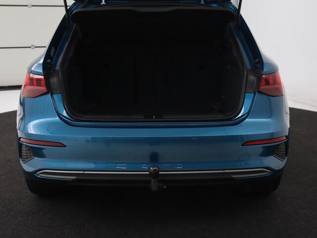 Audi A3 SPORTBACK 35 TFSI Edition One | Trekhaak | Park Assist | Matrix LED | Carplay | Adaptive cruise | Sportstoelen | Virtual Cockpit | Navigatie | Half leder | Climate control | Bluetooth