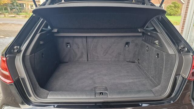 Audi A3 SPORTBACK 1.0 TFSI Sport Edition, 19 Inch. Lichtmetalen velgen, NL auto!