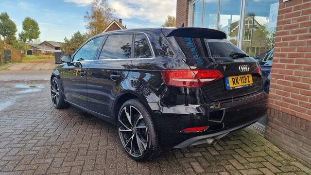 Audi A3 SPORTBACK 1.0 TFSI Sport Edition, 19 Inch. Lichtmetalen velgen, NL auto!
