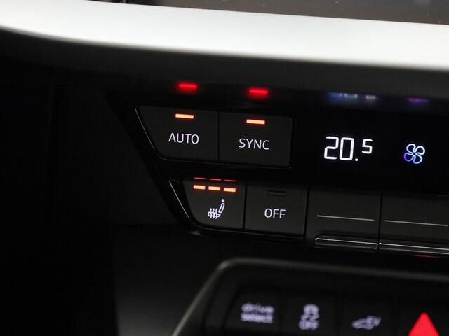 Audi A3 SPORTBACK 40 TFSIe 150kW/204PK S Line · Panoramadak · Leder · Camera · Stoelverwarming