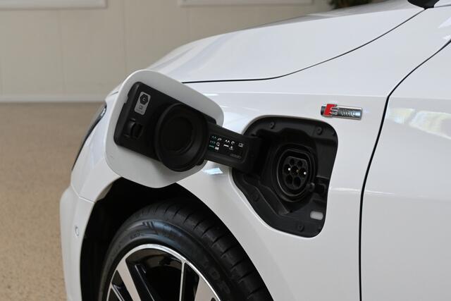 Audi A3 SPORTBACK 40 TFSIe 204pk S edition | RS stoelen | Keyless | 100% (Dealer) onderhouden label