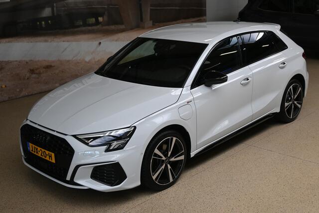 Audi A3 SPORTBACK 40 TFSIe 204pk S edition | RS stoelen | Keyless | 100% (Dealer) onderhouden label