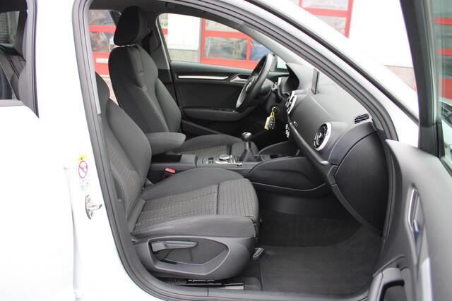 Audi A3 SPORTBACK 35 TFSI CoD Sport S Line Edition Apple Andriod Incl Garantie!!