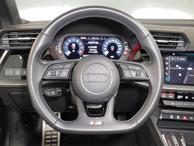 Audi A3 SPORTBACK 30 TFSI S edition 110 pk S-tronic | Navigatie | Panoramadak | Parkeersensoren (Park assist) | S-Line |