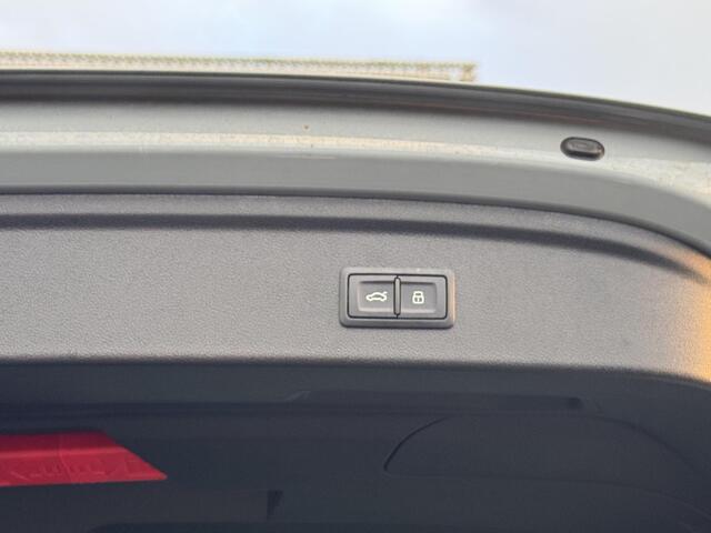 Audi A3 SPORTBACK allstreet 35 TFSI Advanced edition 150PK S-tronic | Ambient + | Elektrische verstelbare stoel | Elektrische achterklep | Parkeersensoren voor + achter |