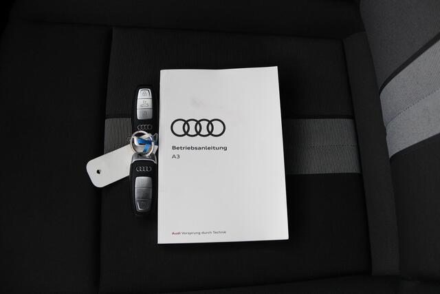 Audi A3 SPORTBACK 35 TFSI S edition Elk. kofferbakklep | Stoelverwarming | Elk. verstelbare stoelen | Onderhoudsboekjes