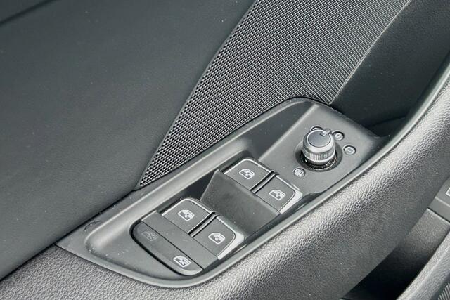 Audi A3 SPORTBACK 40 e-tron S-Line 18" LED VIRTUAL