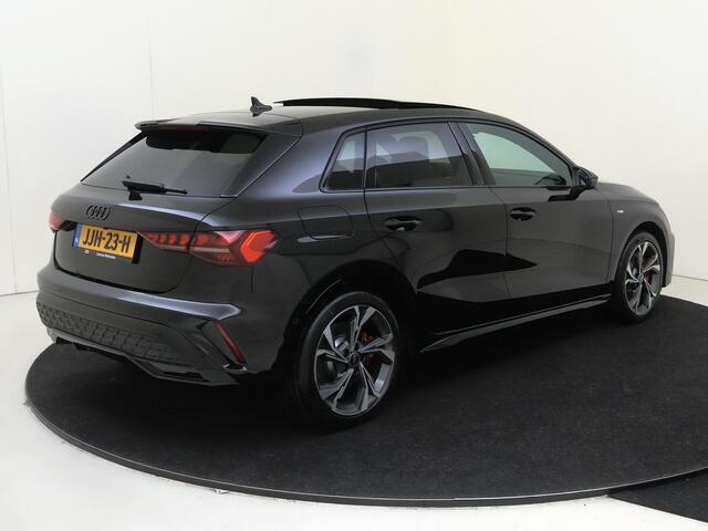 Audi A3 SPORTBACK 45 TFSI e S edition Competition | Sonos | Parkeerasisstent | Keyless | Sfeerverlichting | Stoelverwarming | Achteruitrijcamera | Panoramadak