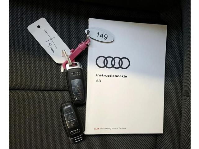 Audi A3 SPORTBACK 30 TFSI Business edition 5Drs./ Virtual cockpit / Airco-ecc./ Navigatie / Pdc./ Xenon / Radio multimedia / Apk 11-2026