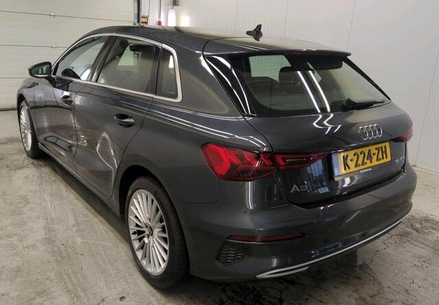 Audi A3 SPORTBACK 35 TFSI 150 pk Automaat Business Edition Navi Camera Sportstoelen Stoelverwarming Parkeersensoren v+a Led Koplampen Mild Hybride NL Auto 1e Eigenaar