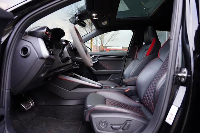 Audi A3 SPORTBACK 2.5 TFSI RS 3 Quattro | BTW | Pano | SONOS 3D | Magnetic Ride