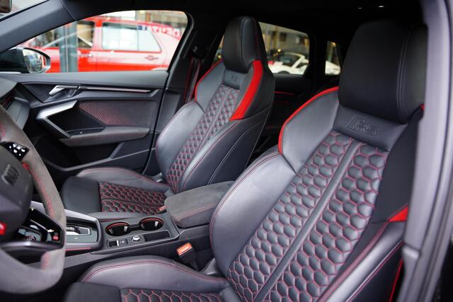 Audi A3 SPORTBACK 2.5 TFSI RS 3 Quattro | BTW | Pano | SONOS 3D | Magnetic Ride