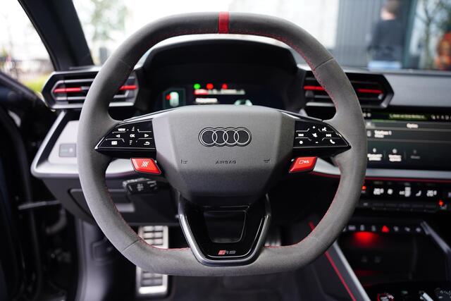 Audi A3 SPORTBACK 2.5 TFSI RS 3 Quattro | BTW | Pano | SONOS 3D | Magnetic Ride