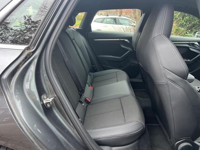 Audi A3 SPORTBACK 30 TFSI 110PK S edition / LED / Navigatie / Climate-control / Parkeersensoren achterzijde / 17'' LMV