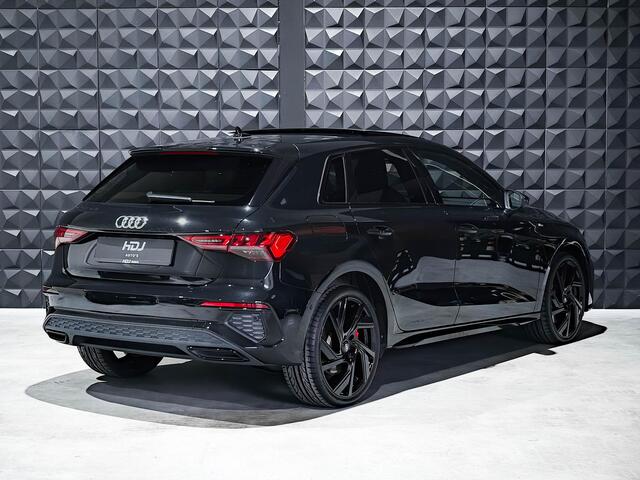 Audi A3 SPORTBACK 45 TFSI e S Line | Pano | 19"| B&O | Leer | Matrix | RS stoelen |