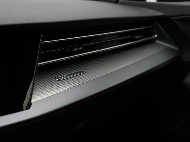 Audi A3 SPORTBACK 45 TFSI e 272 pk S-tronic S-Line | Elektr. verstelbare stoel | Achteruitrijcamera | Stoelverwarming | Adaptive Cruise | Navigatie