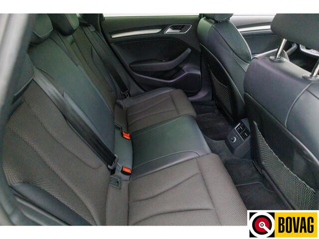 Audi A3 SPORTBACK 40 e-tron 204 PK 2x S-Line | Panoramadak | Adaptive Cruise | Led |Stoelverwarming PDC V+A, Privacy glas, 18 inch