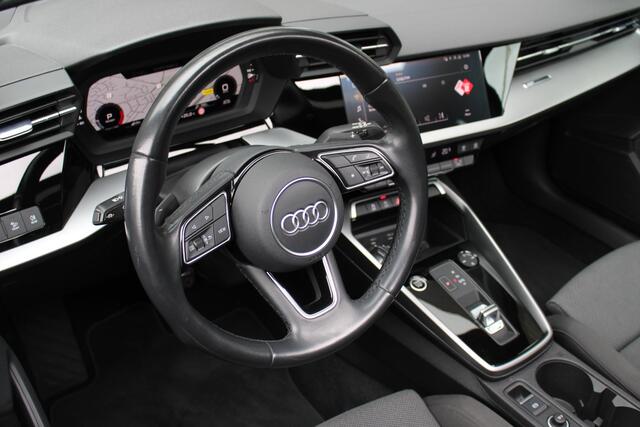 Audi A3 SPORTBACK 30 TFSI Business edition | Panoramadak | Navigatiesysteem | S-line | Automaat