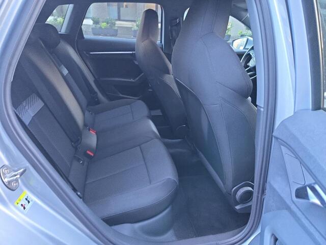 Audi A3 SPORTBACK 35 TFSI Advanced edition / Navigatie / Climatronic / Parkeersensoren / 17'' LMV