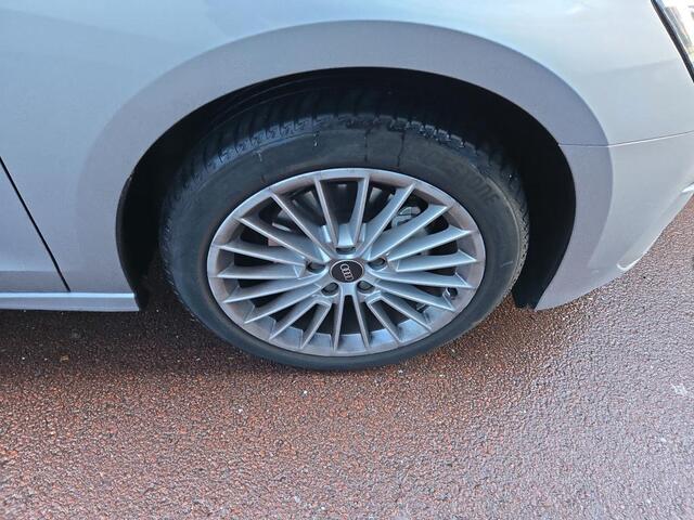 Audi A3 SPORTBACK 35 TFSI Advanced edition / Navigatie / Climatronic / Parkeersensoren / 17'' LMV