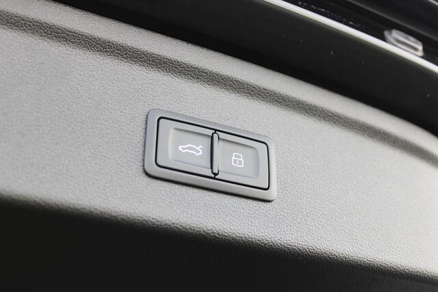 Audi A3 SPORTBACK 45 TFSI e S edition Competition 272PK |19-INCH|ELEKTR-STOELEN|VIRTUAL-PEDAL|LED|