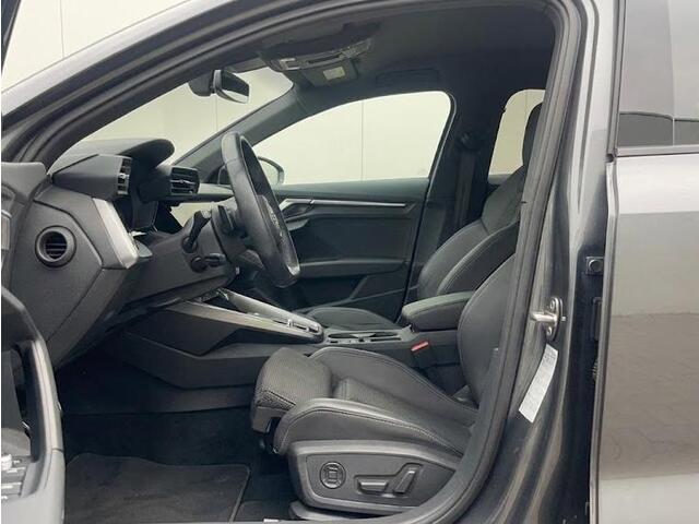 Audi A3 SPORTBACK 45 TFSI e S edition Competition 245pk | Panoramadak | Electrisch verstelbare voorstoelen | Full Led koplampen | Adaptieeve cruise controle