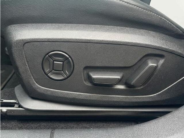 Audi A3 SPORTBACK 45 TFSI e S edition Competition 245pk | Panoramadak | Electrisch verstelbare voorstoelen | Full Led koplampen | Adaptieeve cruise controle